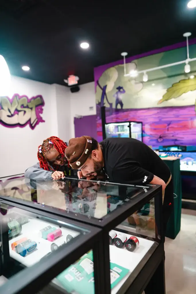 Customers at the shop- Nuna Harvest